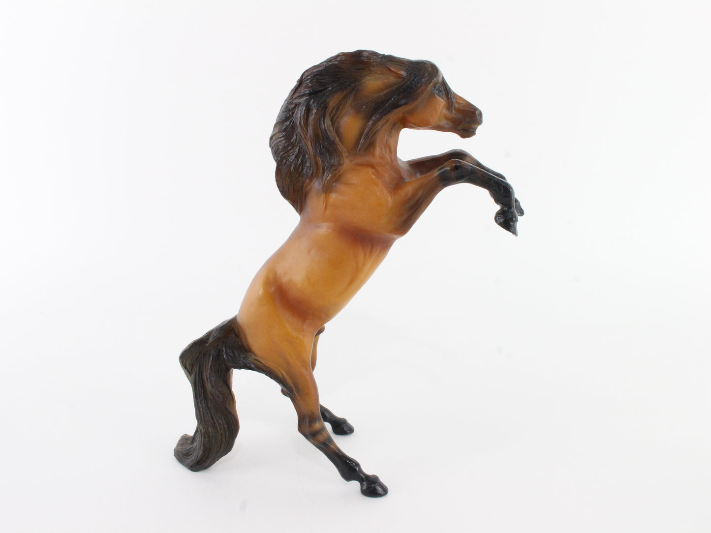 Fighting Mesteno Dark Buckskin Breyer #4811 Classic Size