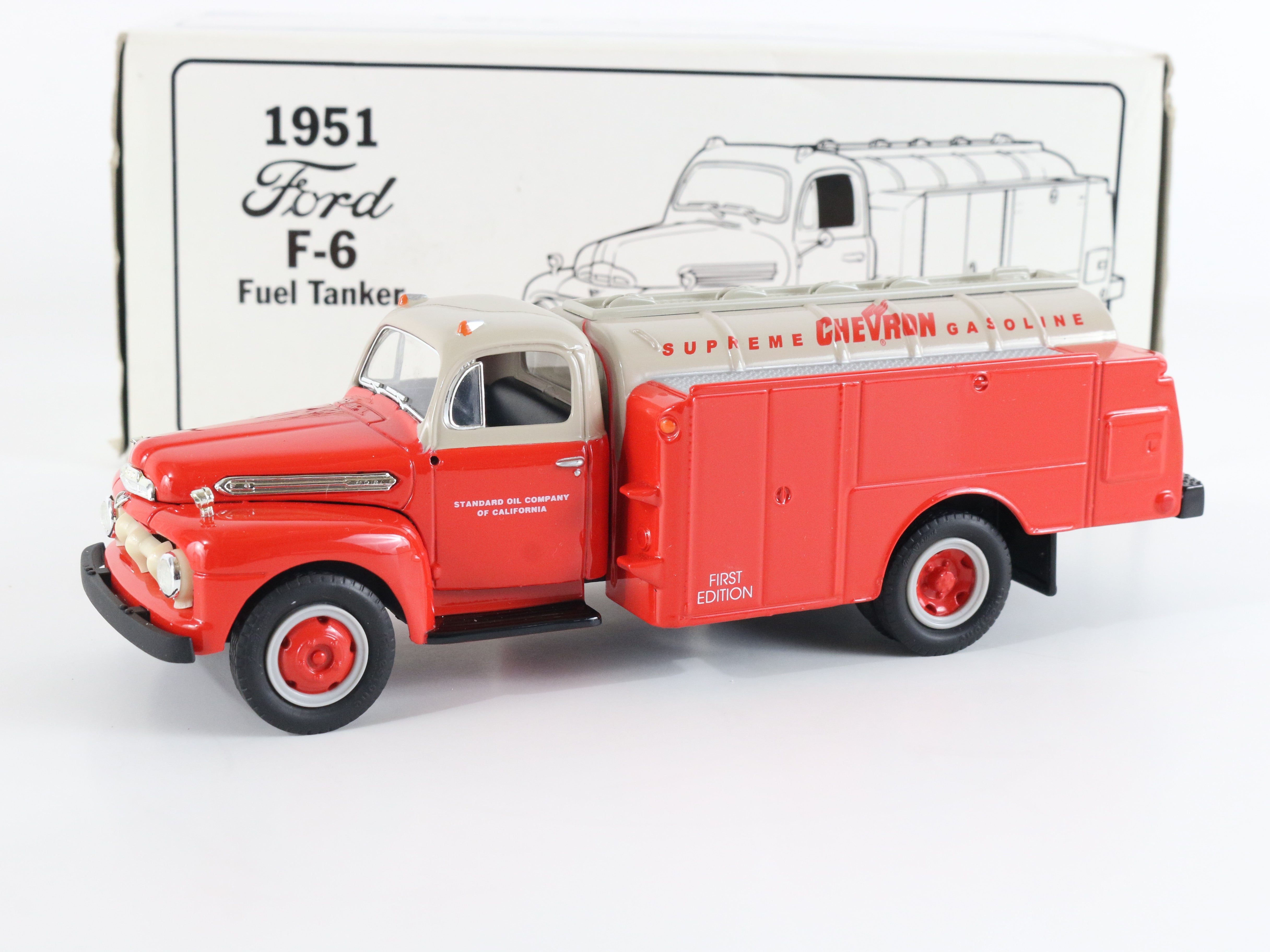 Chevron 1951 Ford F6 Fuel Tanker First Gear 1:34 Model Car 29-1104