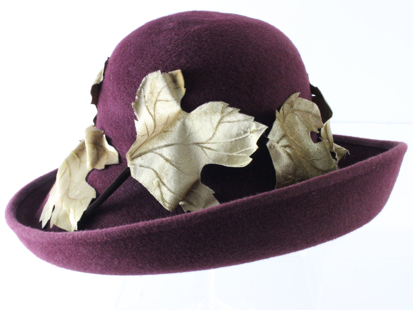 Bailey Tomlin London Ladies Elegant Boutique Burgundy Felt Hat W/ Leaves 7 56cm