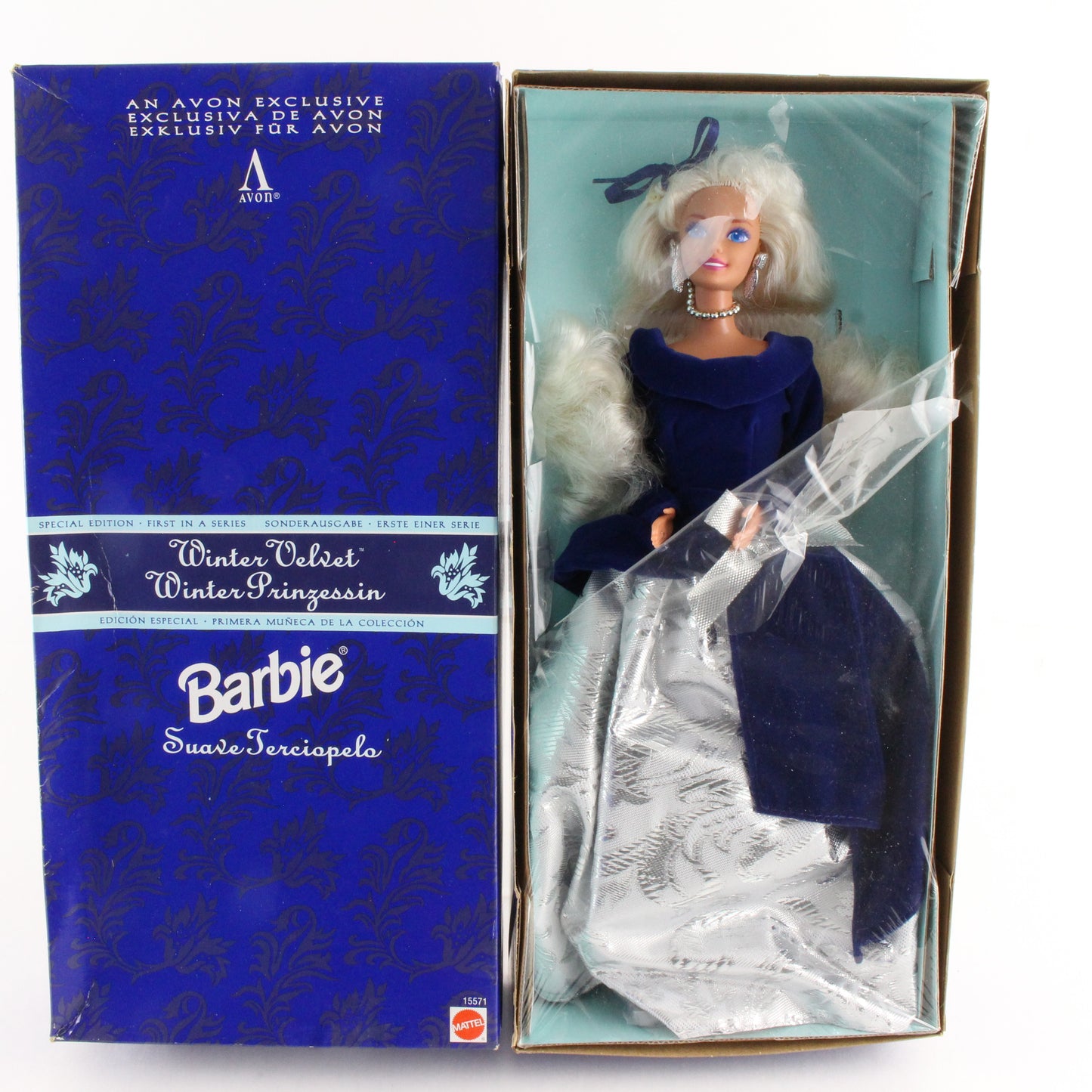 Winter Velvet Barbie Avon Blonde W/ Blue Gown 1995 Mattel 15571 Foreign Release