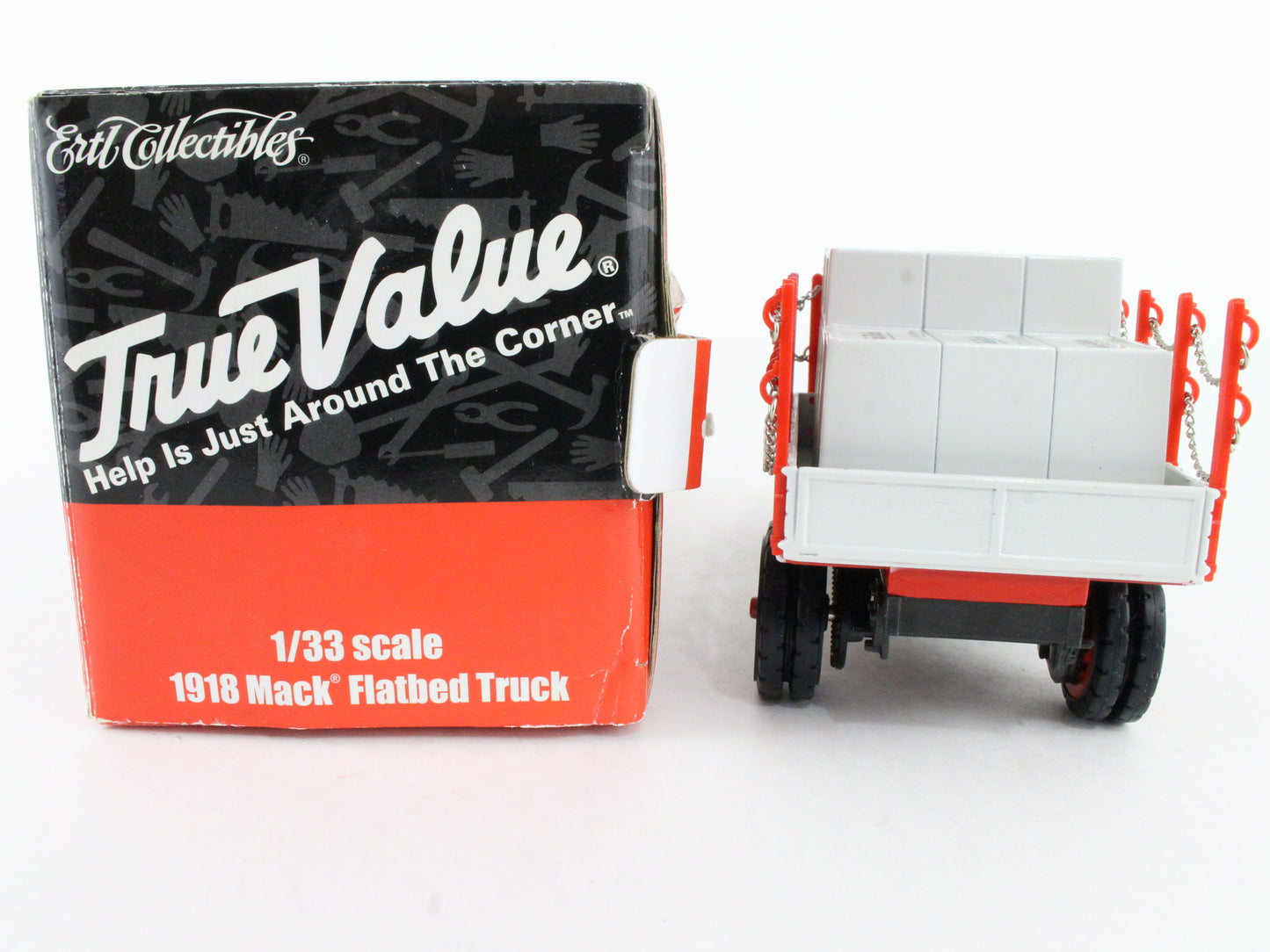 1918 Mack Flatbed Truck True Value ERTL 1:33 Scale Model 21541p w/ Box