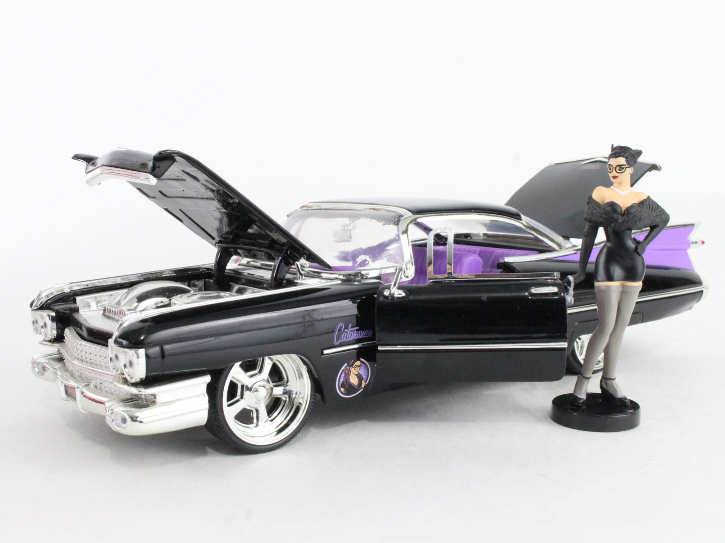 Catwoman & 1959 Cadillac Coupe Deville Jada 1:24 Scale Model 30458