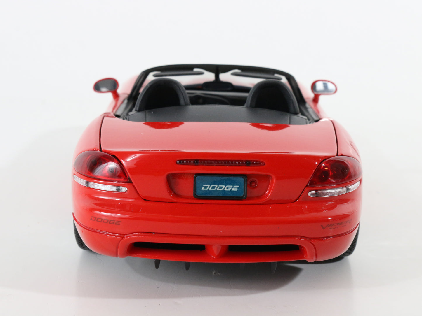 Dodge Viper SRT 10 Convertible Red Maisto 1:18 Metal Model Car