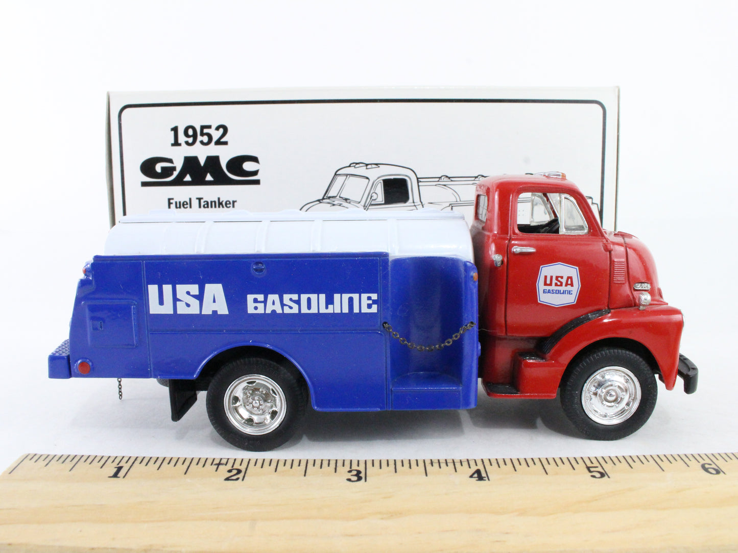 1952 GMC Fuel Tanker USA Gasoline First Gear 1:34 Scale Model 18-1614