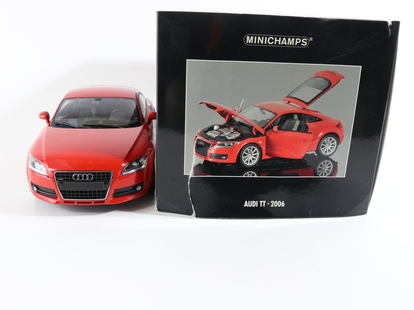 2006 Audi TT Roadster Red Minichamps 1:18 Model Car 100 015021 RARE