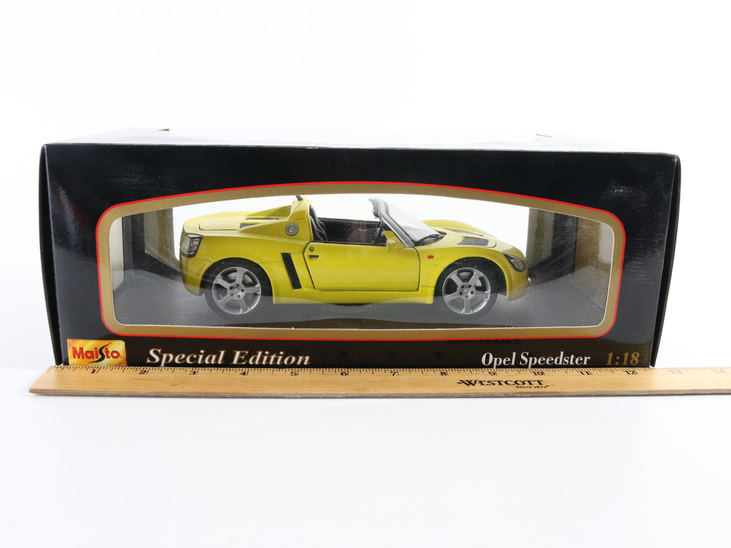 Opel Speedster Yellow Convertible Maisto 1:18 Diecast Model Car 31615