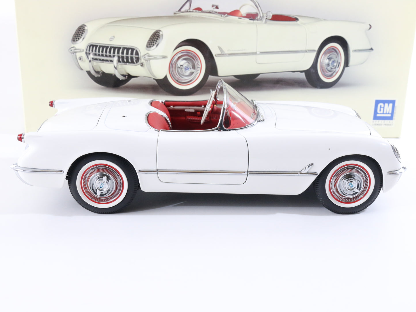 1953 Chevrolet Chevy Corvette Polo White Autoart Millennium 1:18 Model Car 71081