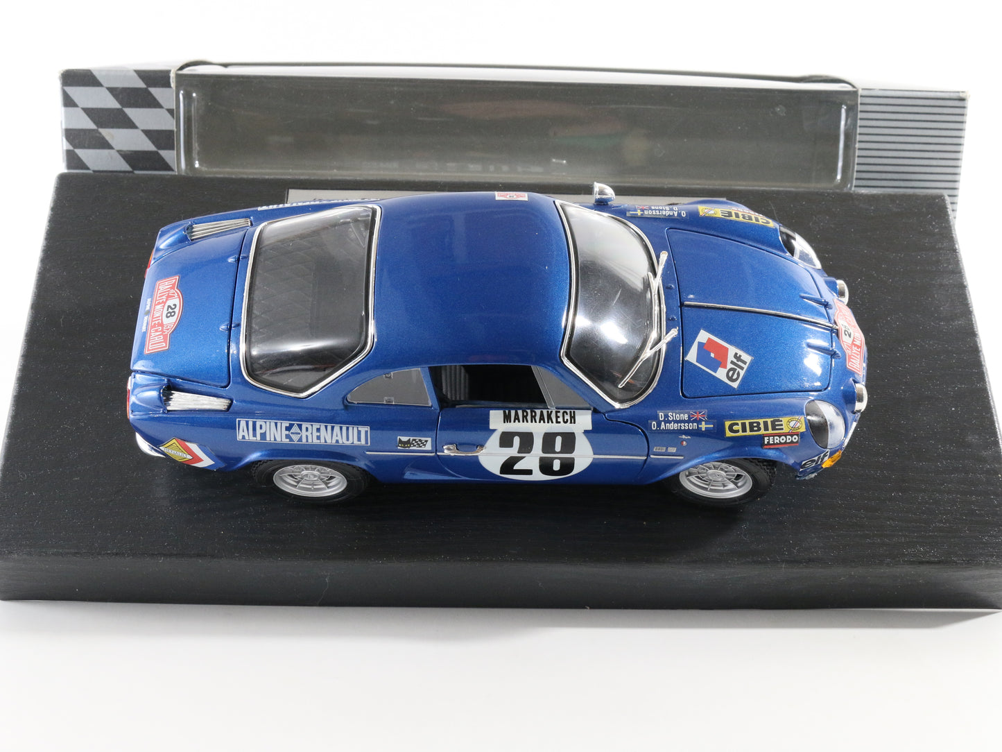 1971 Alpine Renault 1600s #28 Dream Classics Maisto 1:18 Model Car 35850