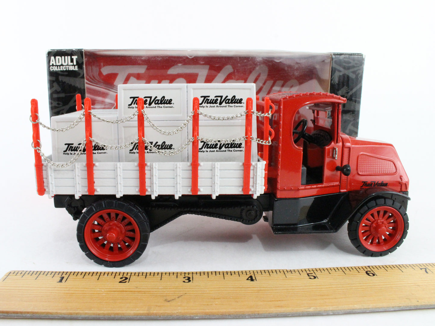 1918 Mack Flatbed Truck True Value ERTL 1:33 Scale Model 21541p w/ Box