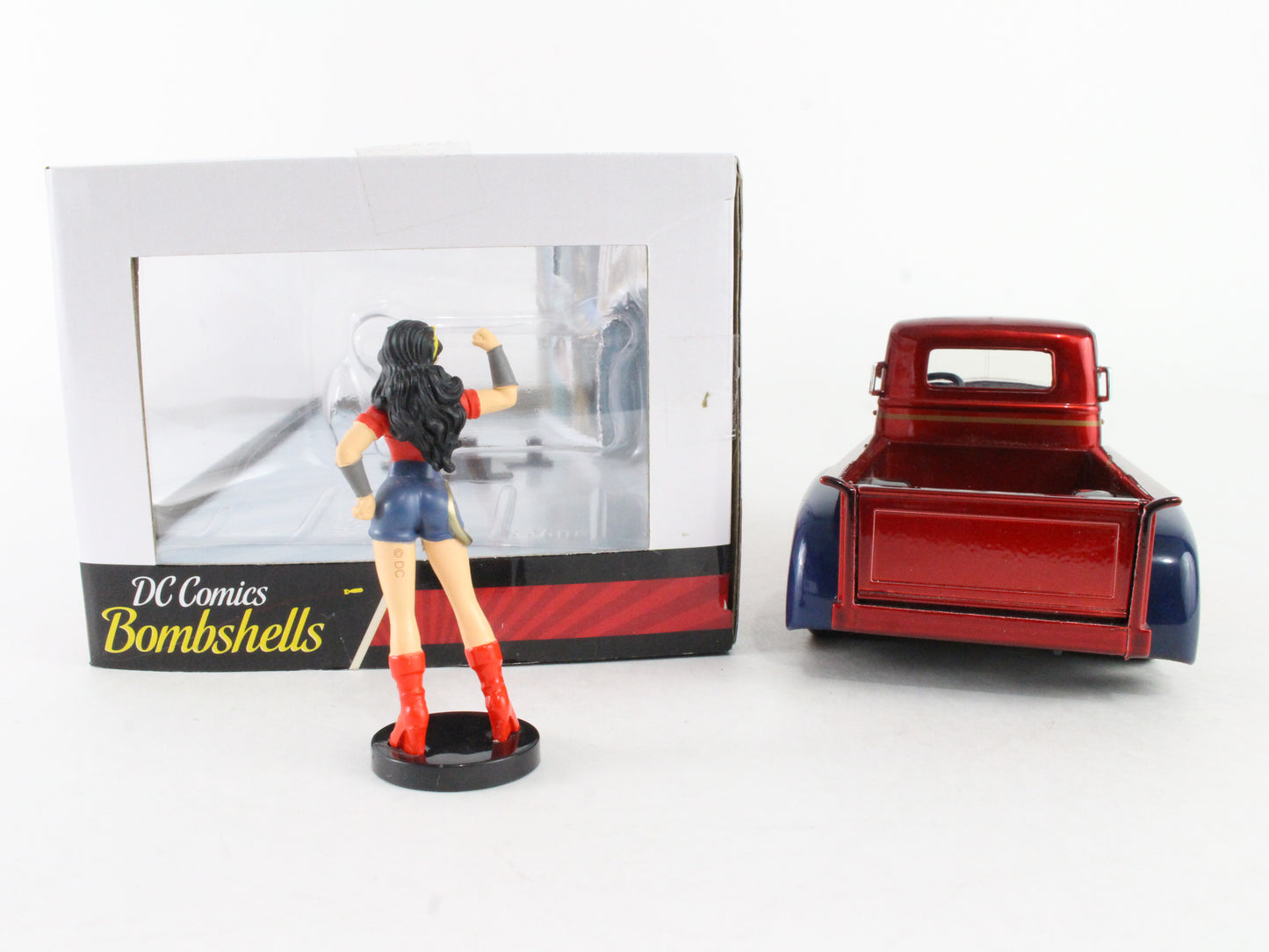 Wonder Woman And 1952 Chevy COE Pickup DC Bombshells Jada 1:24 Scale Model 30453