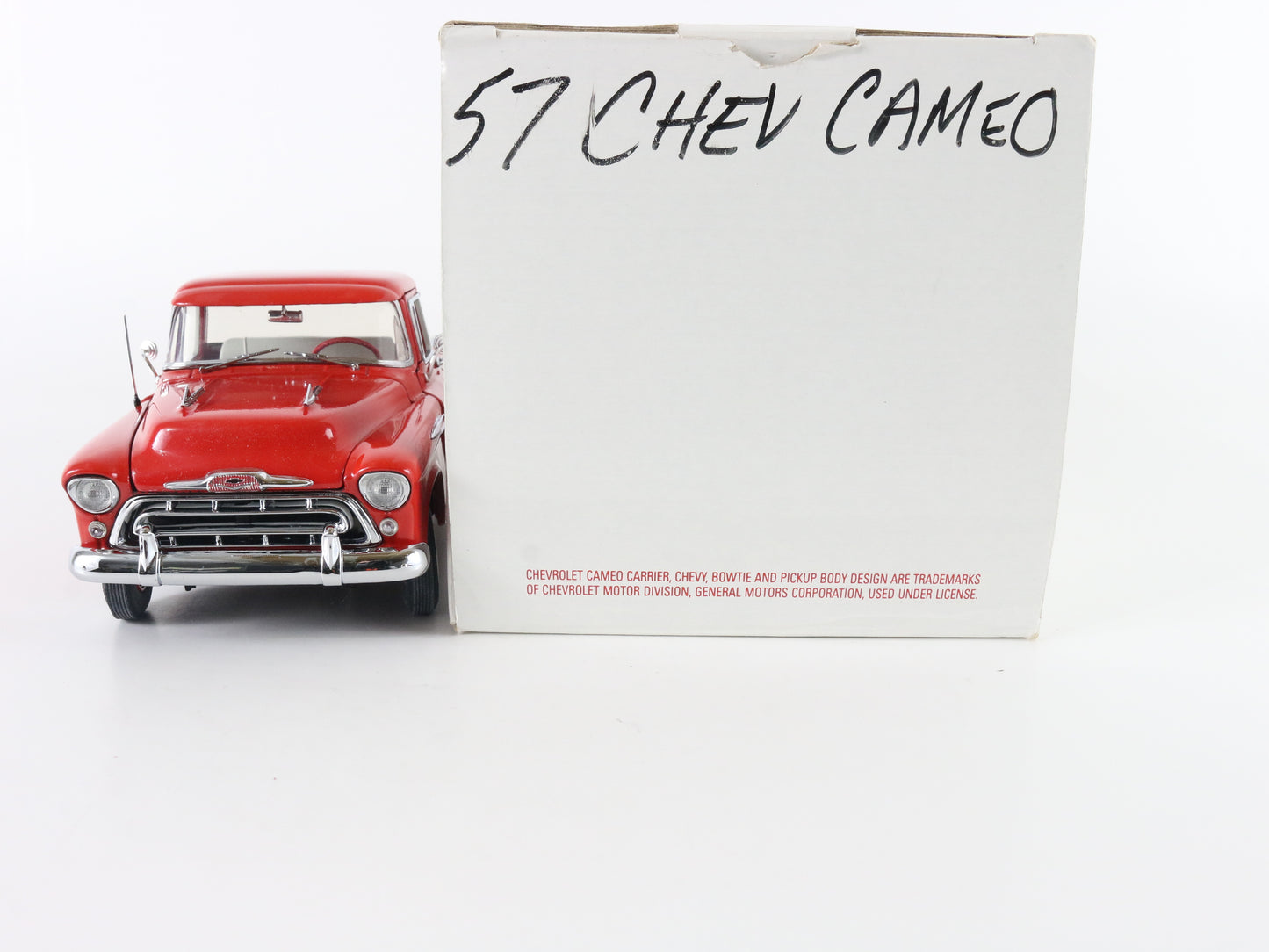 1957 Chevrolet Cameo Carrier Red & White Danbury Mint 1:24 Model Car