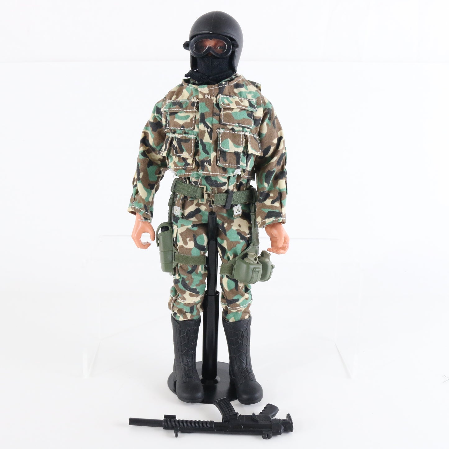 Modern Camouflage Soldier W/ Submachine Gun & Accessories Gi Joe 1:6 12" Figure