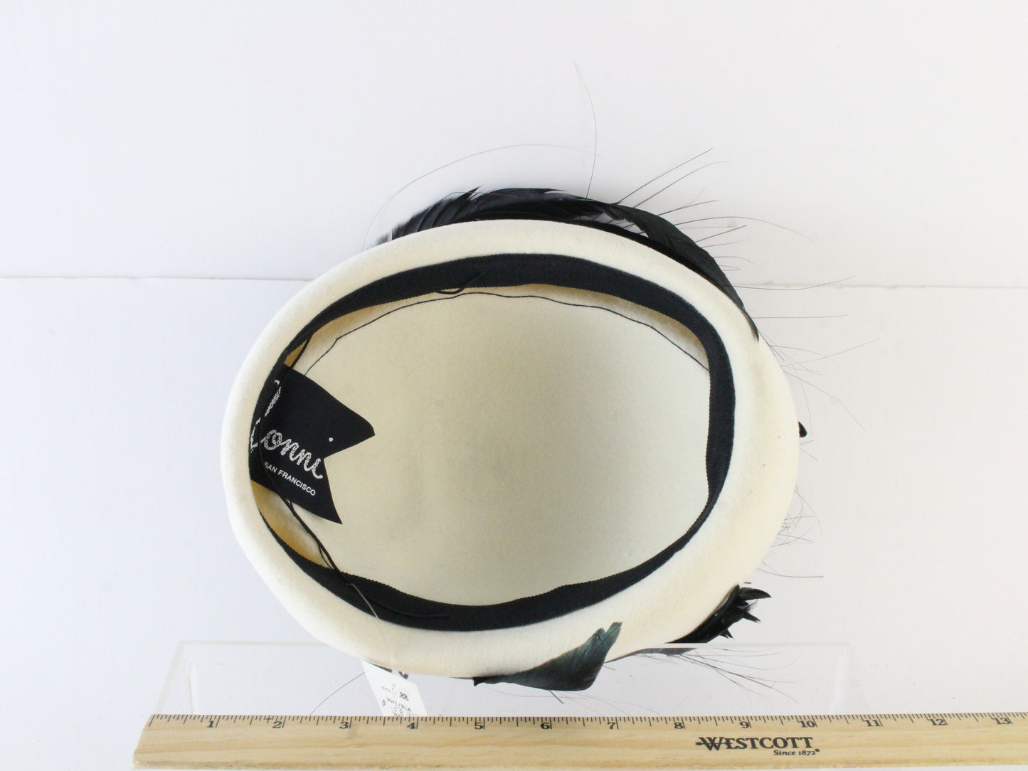 Sonni of California Ladies White and Black Wool Felt Hat W/ Feathers 7 1/8 57cm