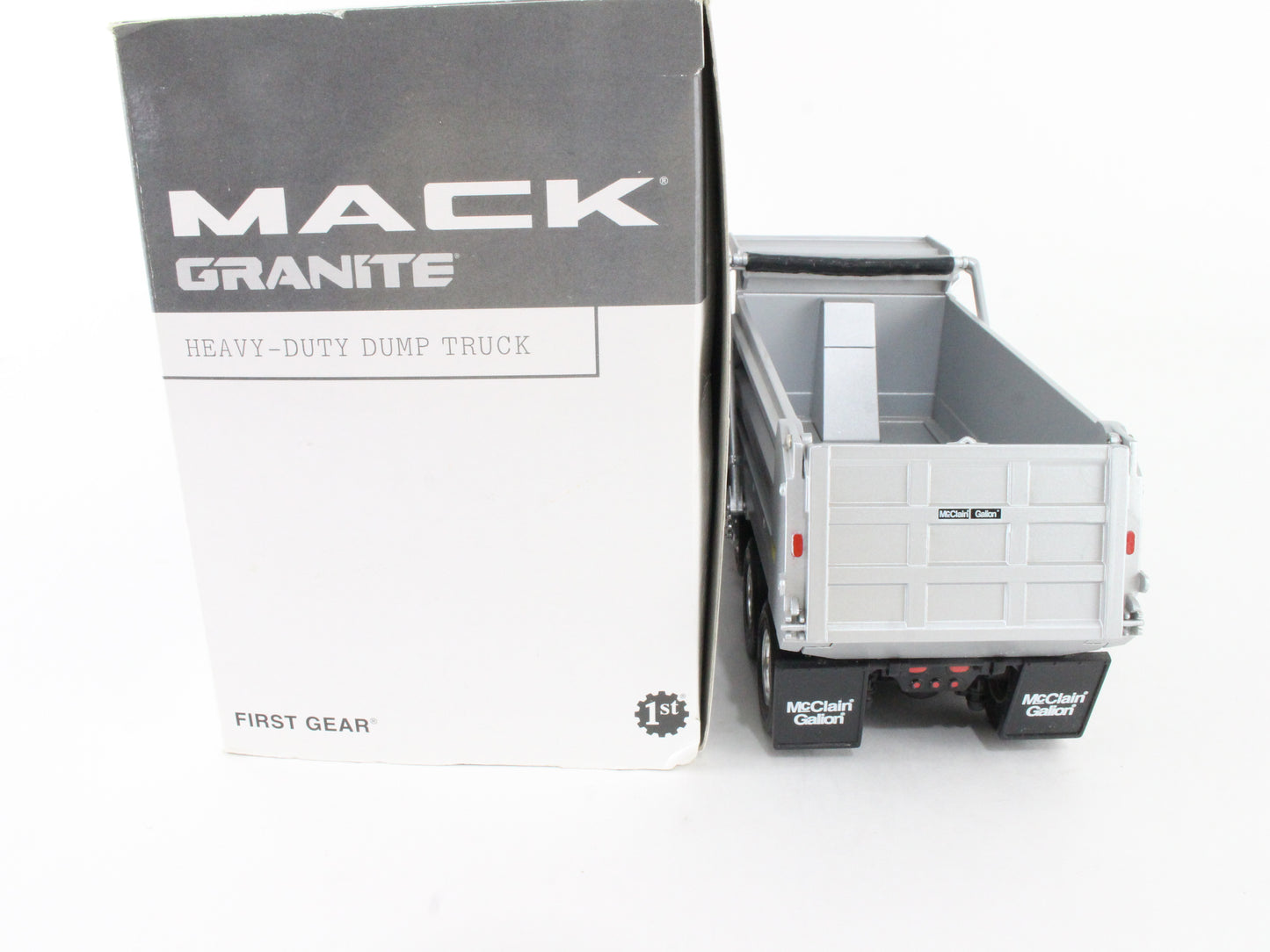 Mack Granite Heavy-duty Dump Truck Mcclain First Gear 1:34 Model 10-3005