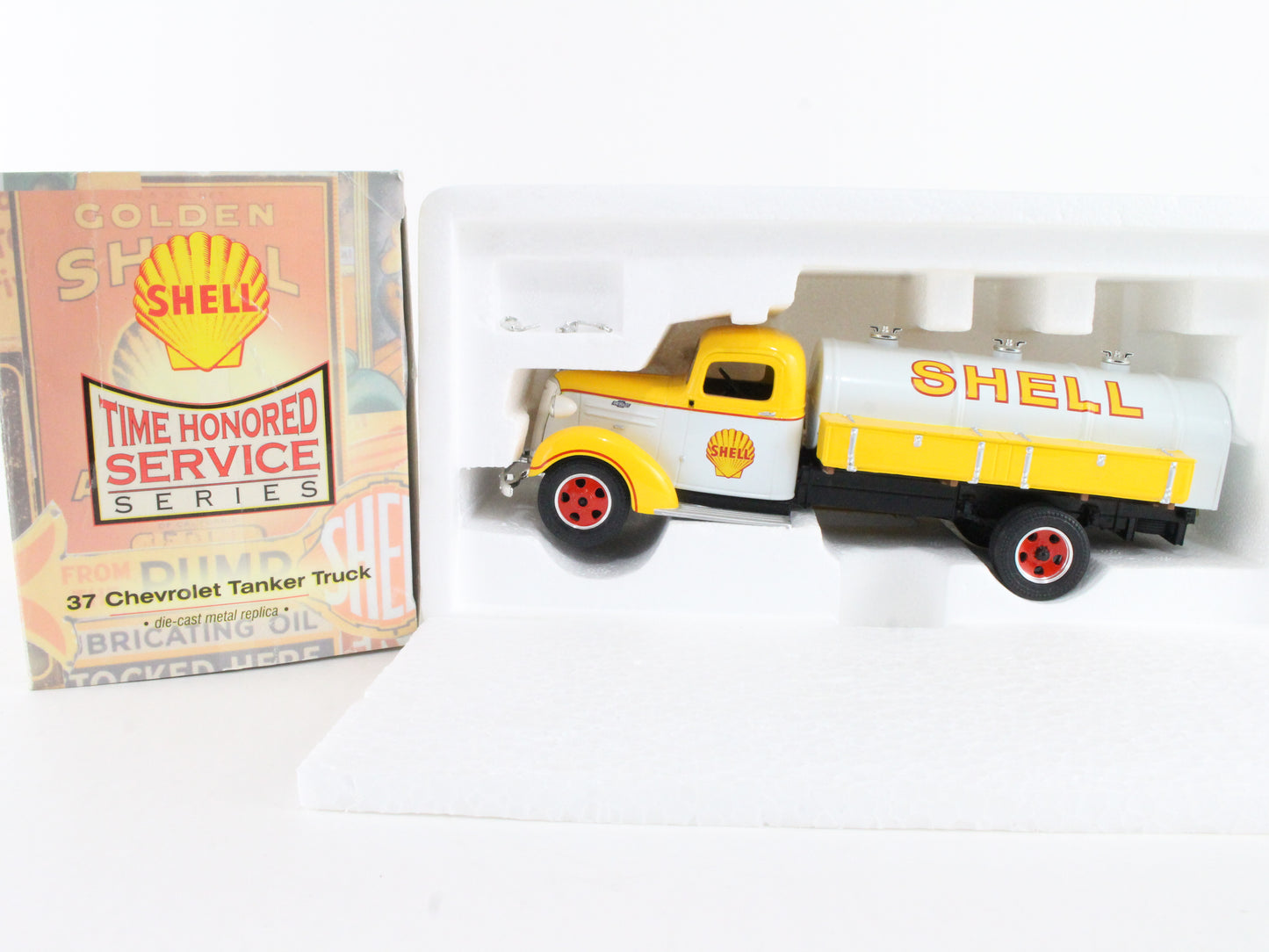 1937 Chevrolet Tanker Truck Shell First Gear 1:34 Scale Model 25