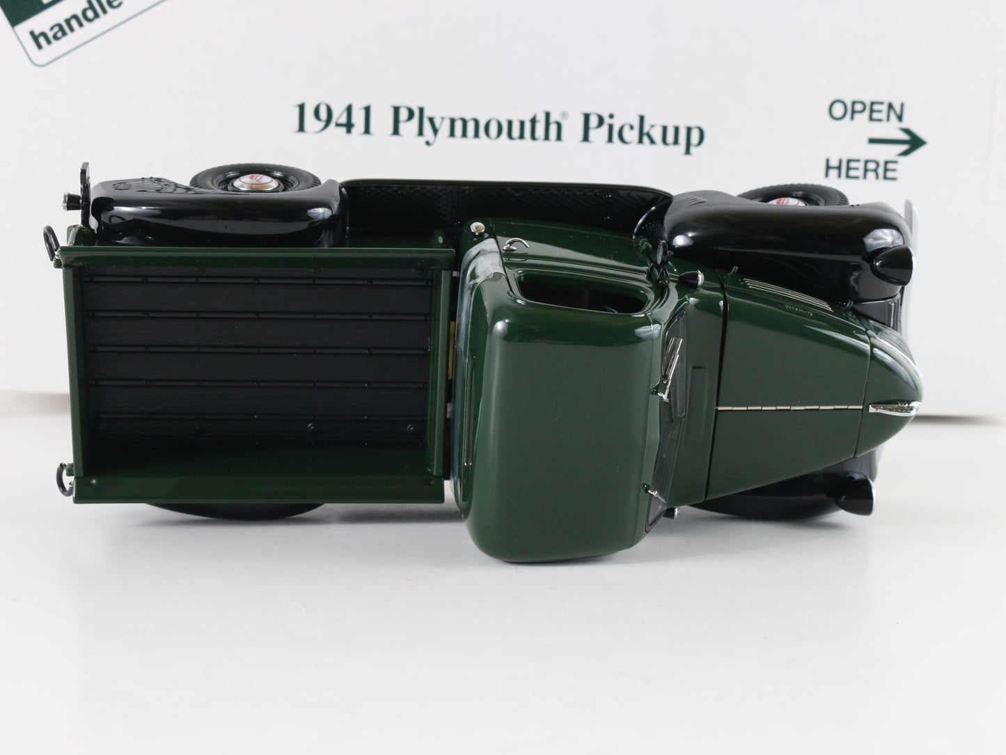 1941 Plymouth Pickup Truck Green Danbury Mint 1:24 Model Car