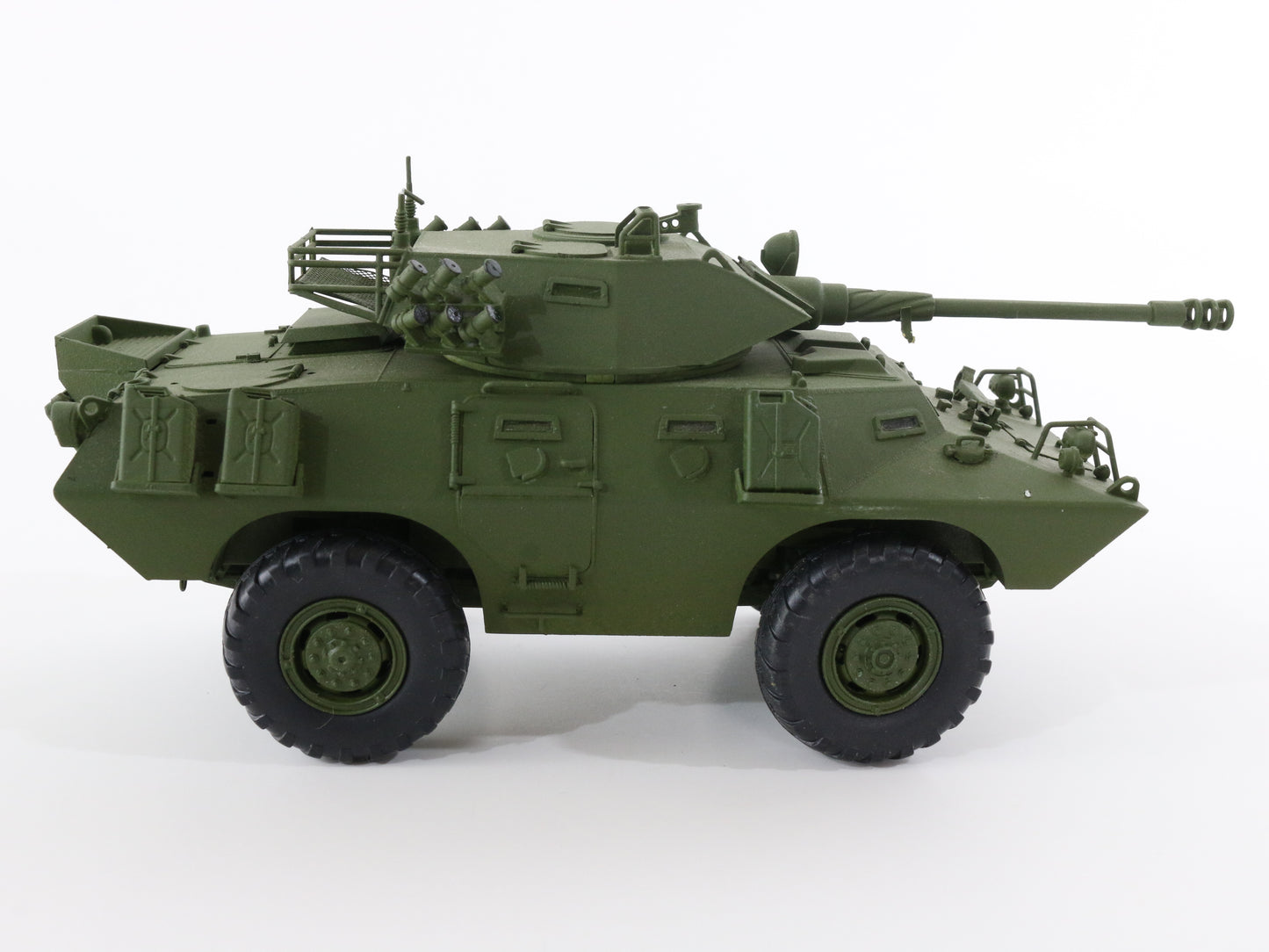 LAV-150 Commando Afv 90mm Gun Hobbyboss? 1:35 Built Military Model