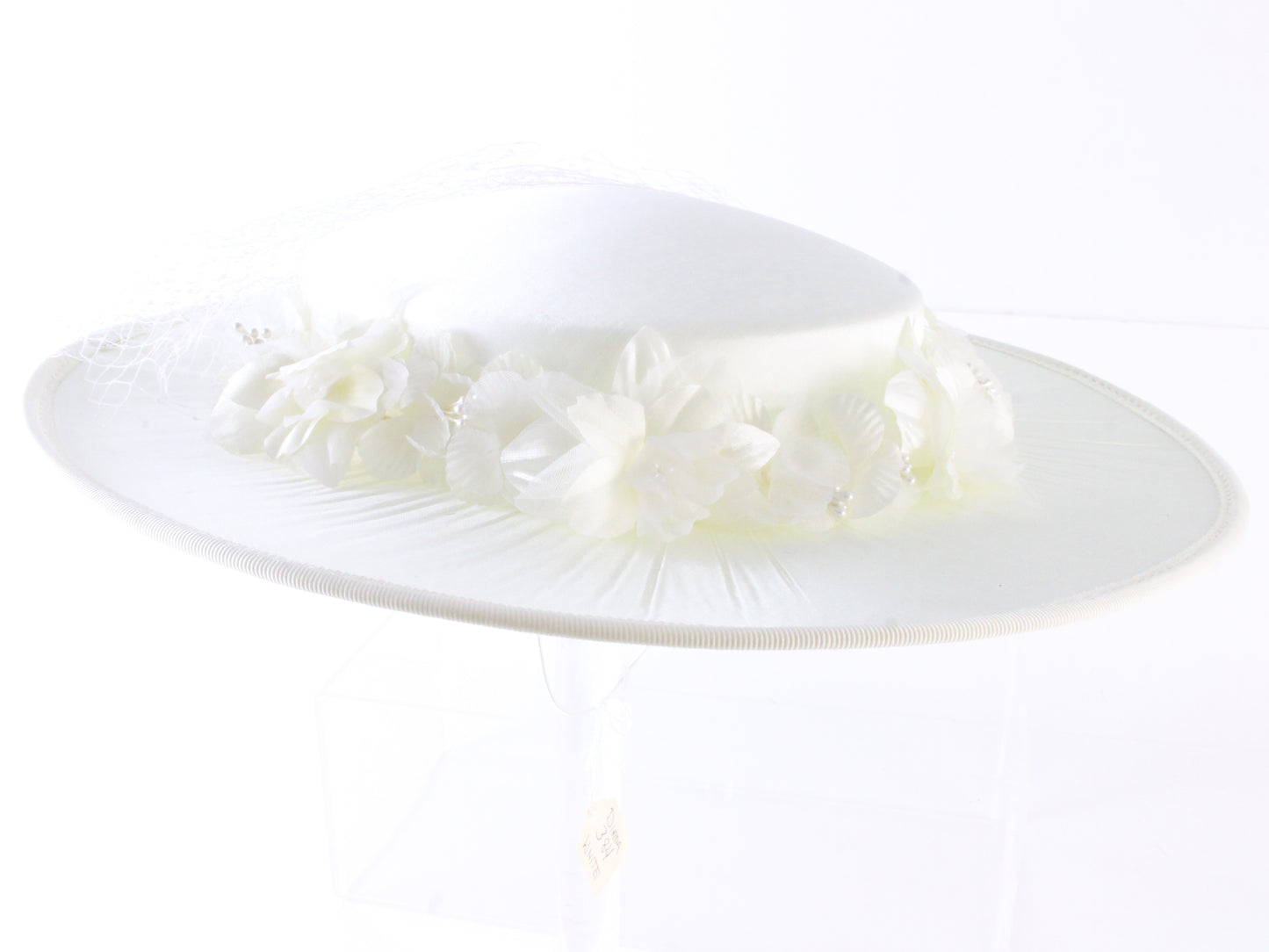 Diana Ladies Elegant Boutique White Hat W/ Beads And Flowers 6 5/8 53cm