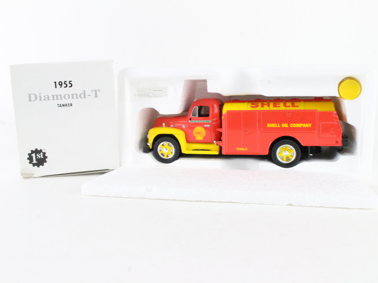 1955 Diamond-t Tanker Shell First Gear 1:34 Scale Model 19-2046