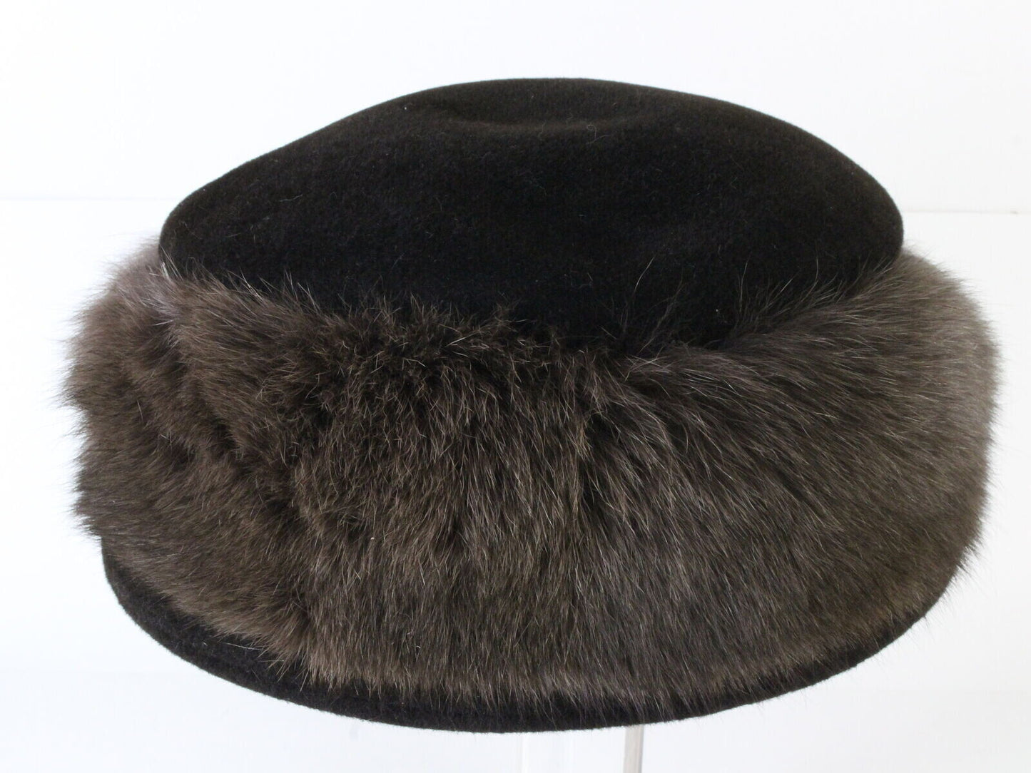 Kokin New York Ladies Boutique Chocolate Brown Fox Fur Hat 7 1/4 58cm