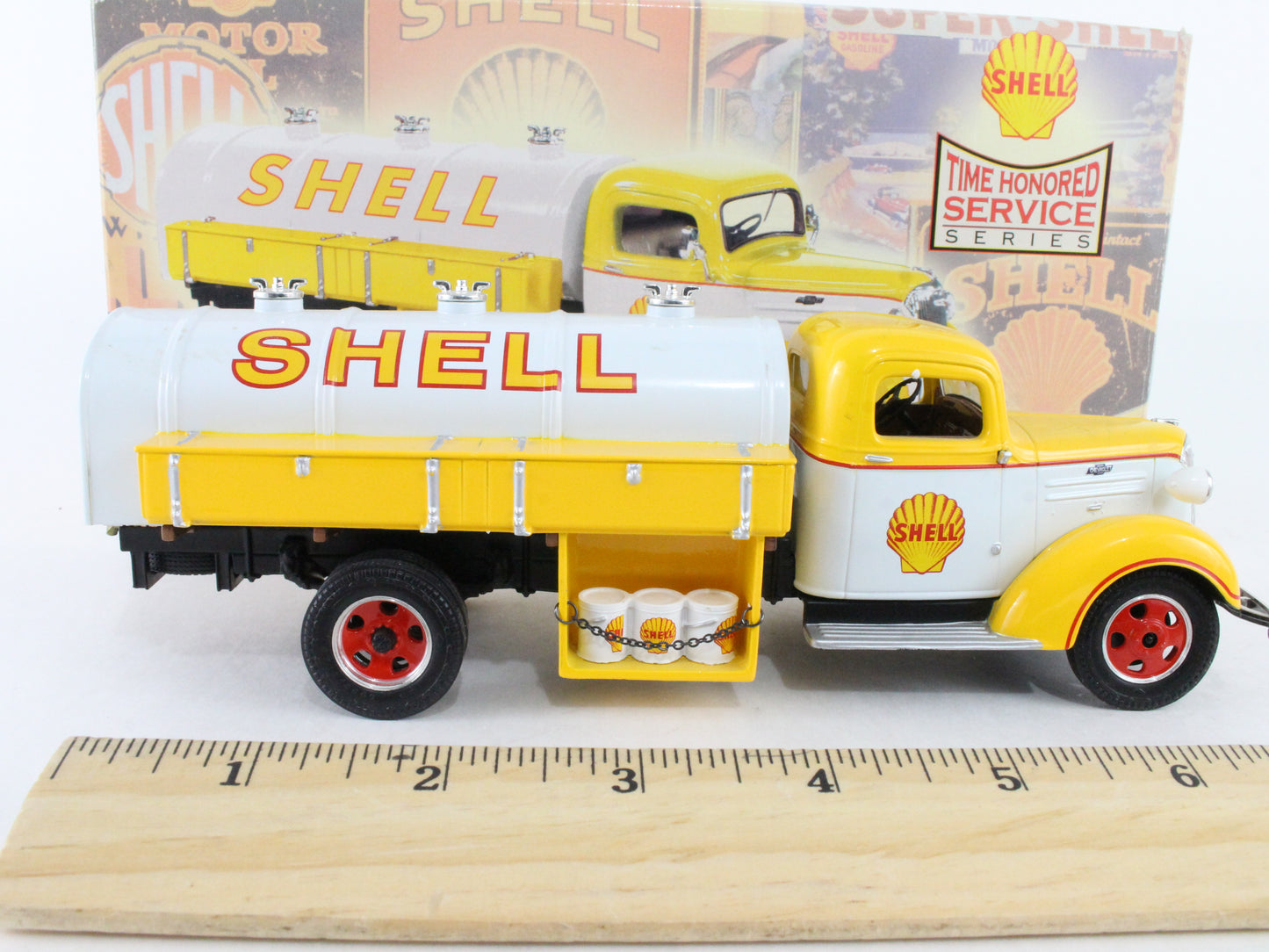 1937 Chevrolet Tanker Truck Shell First Gear 1:34 Scale Model 25