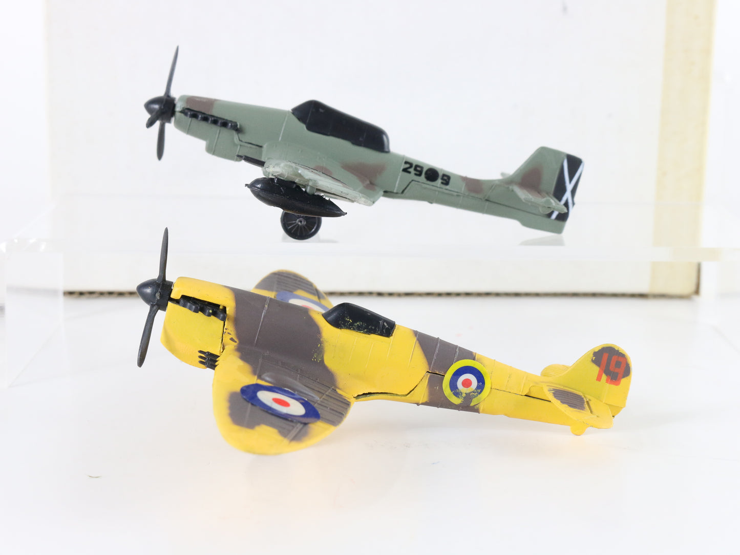 Set Of 2 Stuka Ju87b & Spitfire Fighter & Dive Bomber Metal Planes 00a445