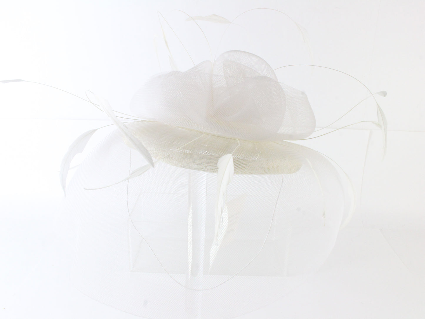 Vintage Peter Bettley Fancy Couture Ladies White Fascinator 6 1/4 50cm