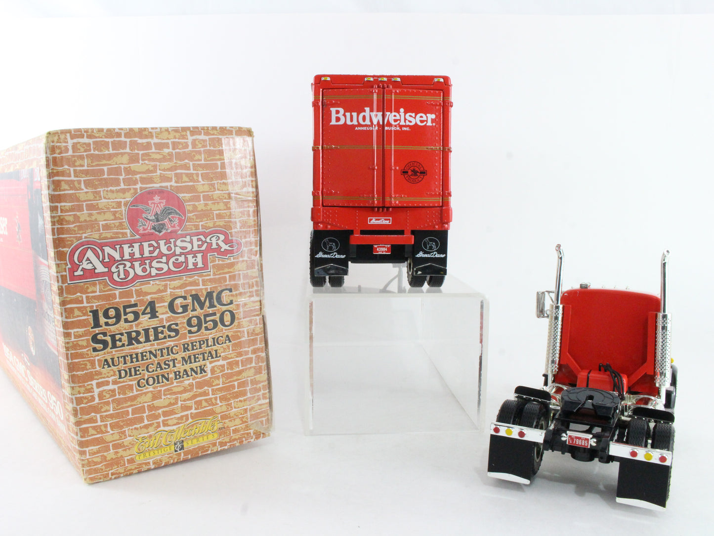 1954 GMC Series 950 Prestige Series Budweiser Coin Bank ERTL Scale Model H609