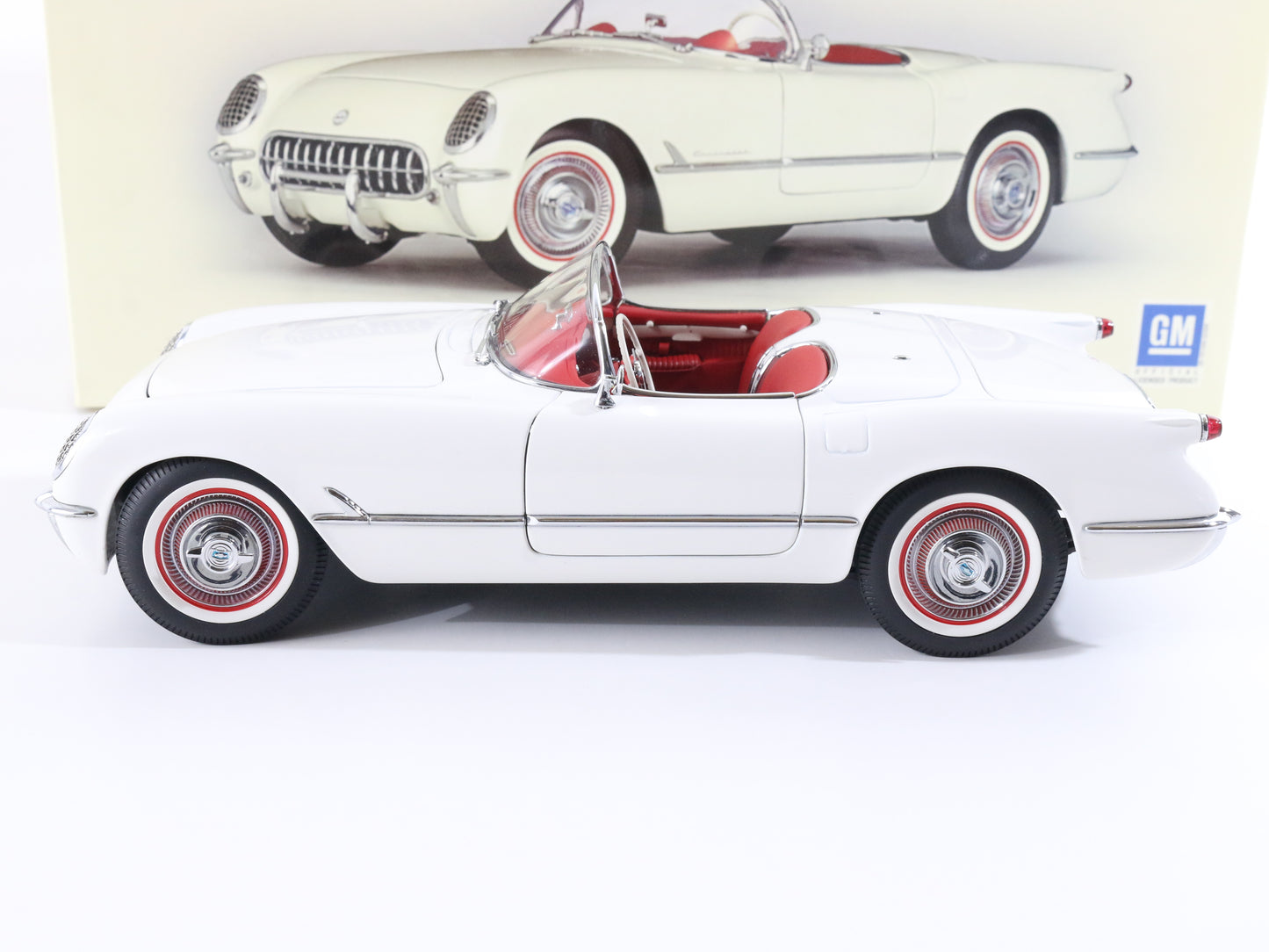 1953 Chevrolet Chevy Corvette Polo White Autoart Millennium 1:18 Model Car 71081