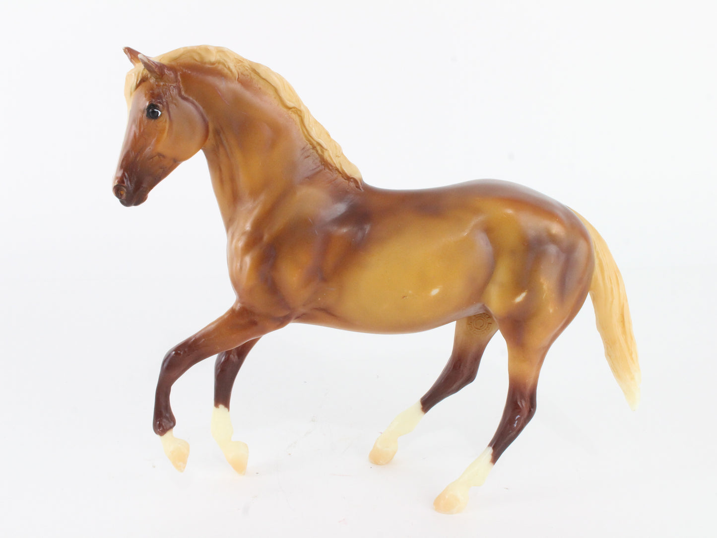 Bee'xooti Chestnut Mare Breyer #750199 Classic Size