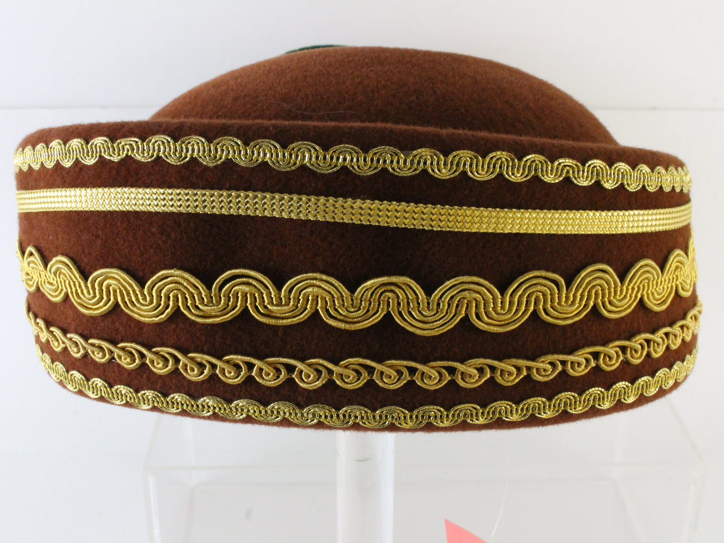 Sonni of California Ladies Brandy Brown Felt Hat W/ Gold Cord 6 7/8 55cm