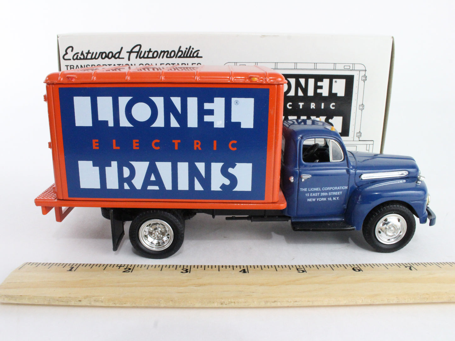 1951 Ford F-6 Lionel Electric Trains First Gear 1:34 Model Truck 19-0104