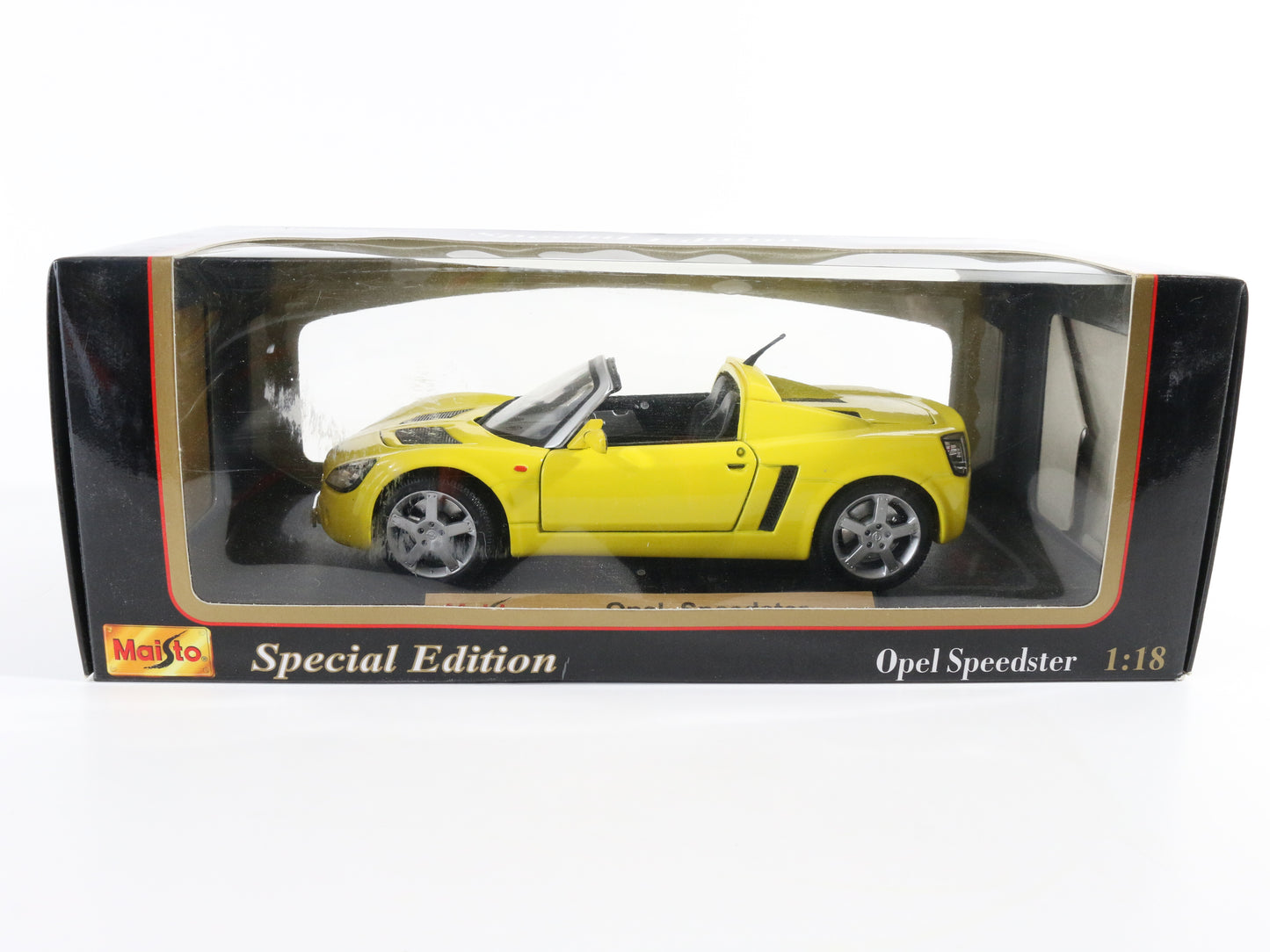 Opel Speedster Yellow Convertible Maisto 1:18 Diecast Model Car 31615