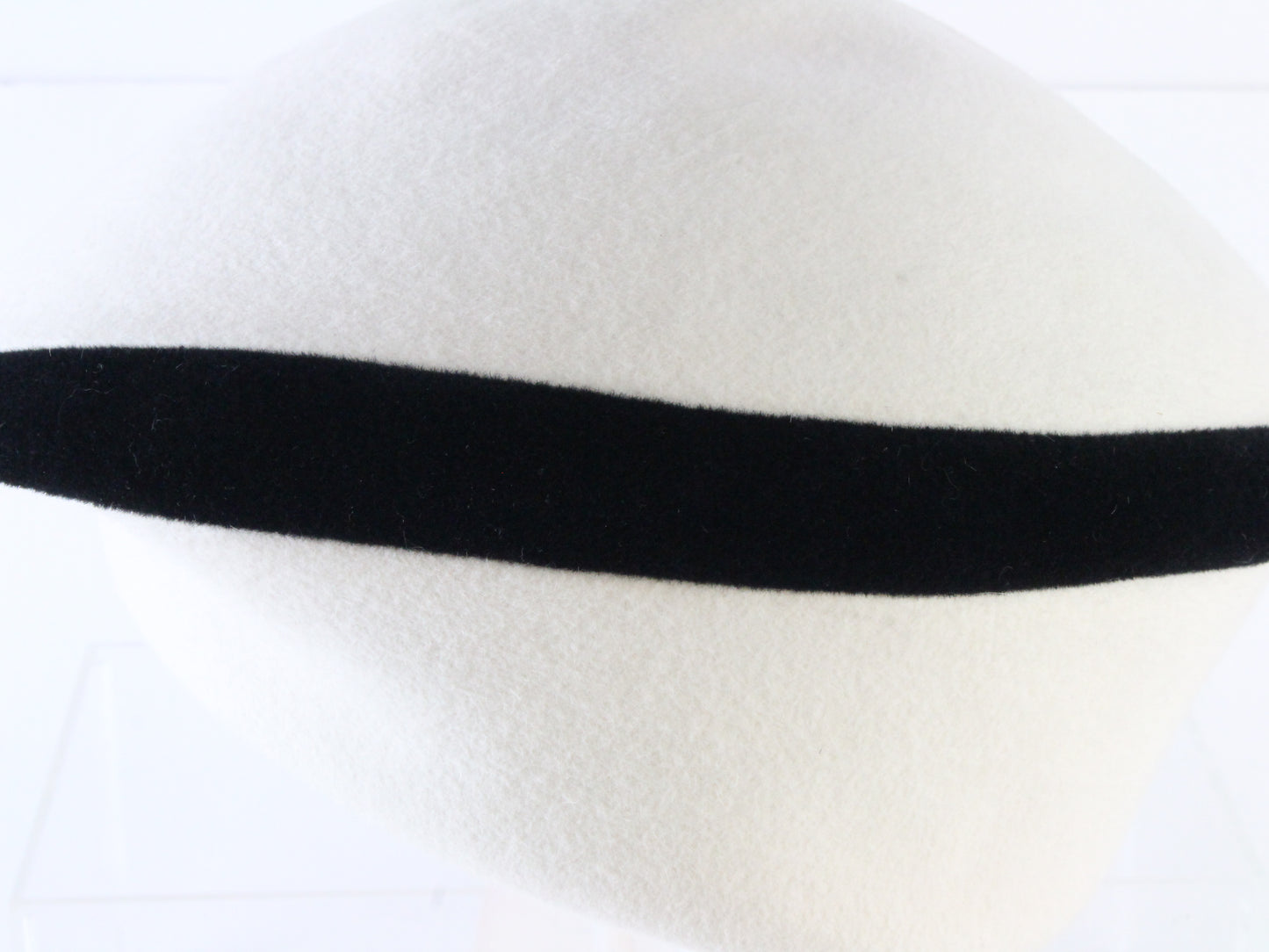 Frank Olive New York Ladies White and Black Felt Boutique Hat 7 56cm