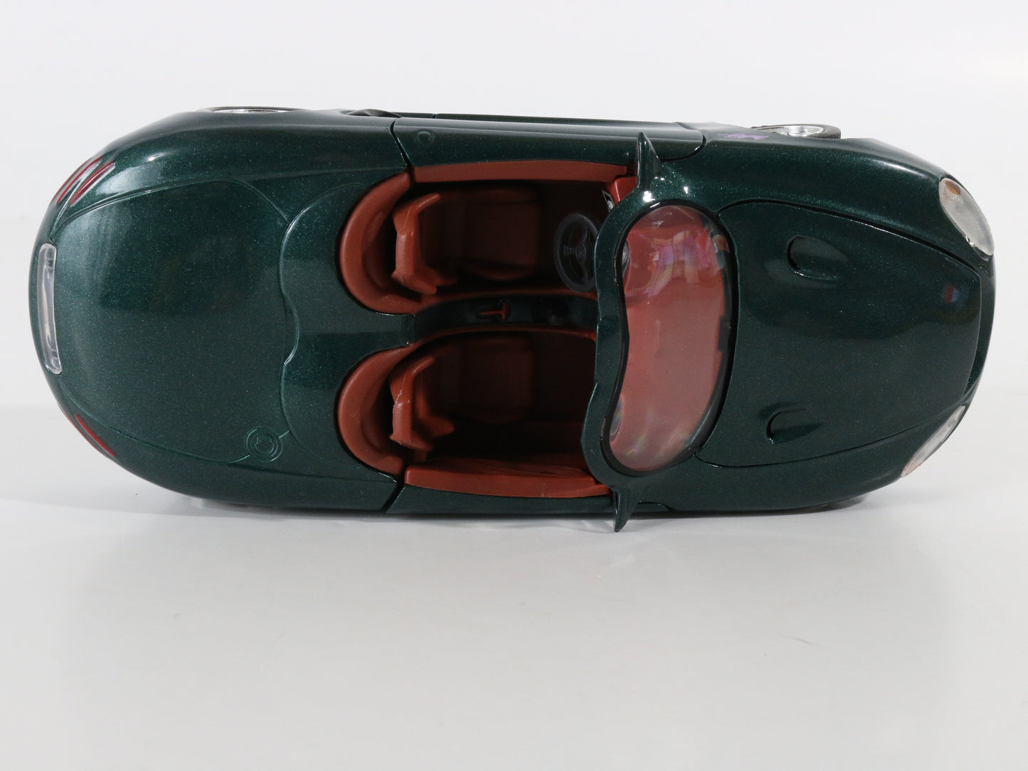 Mustang Mach III Green & Red Convertible Redbox 1:24 Model Spots Car