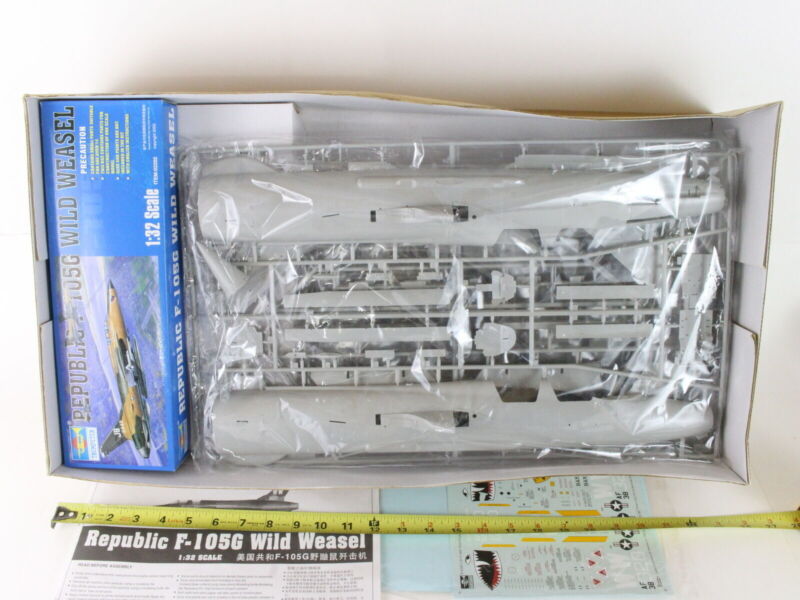 Republic F-105G Wild Weasel Trumpeter 1:32 Scale Kit 02202