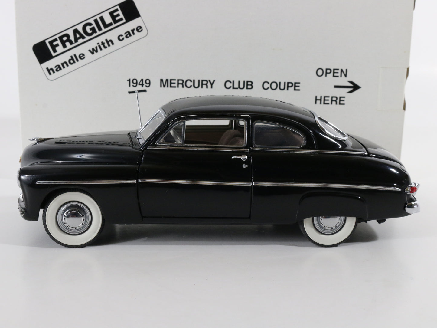 1949 Mercury Club Coupe Black Danbury Mint 1:24 Metal Model Car W/ Box