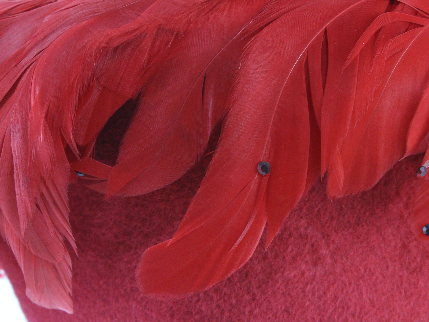 George Zamaul New York Ladies Boutique Red Felt Hat W/ Feathers 6 7/8 55cm