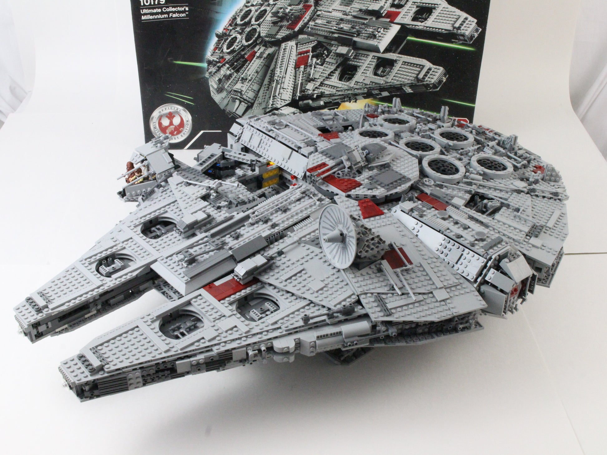 Millennium Falcon Lego UCS Set 10179 w/box ASSEMBLED –