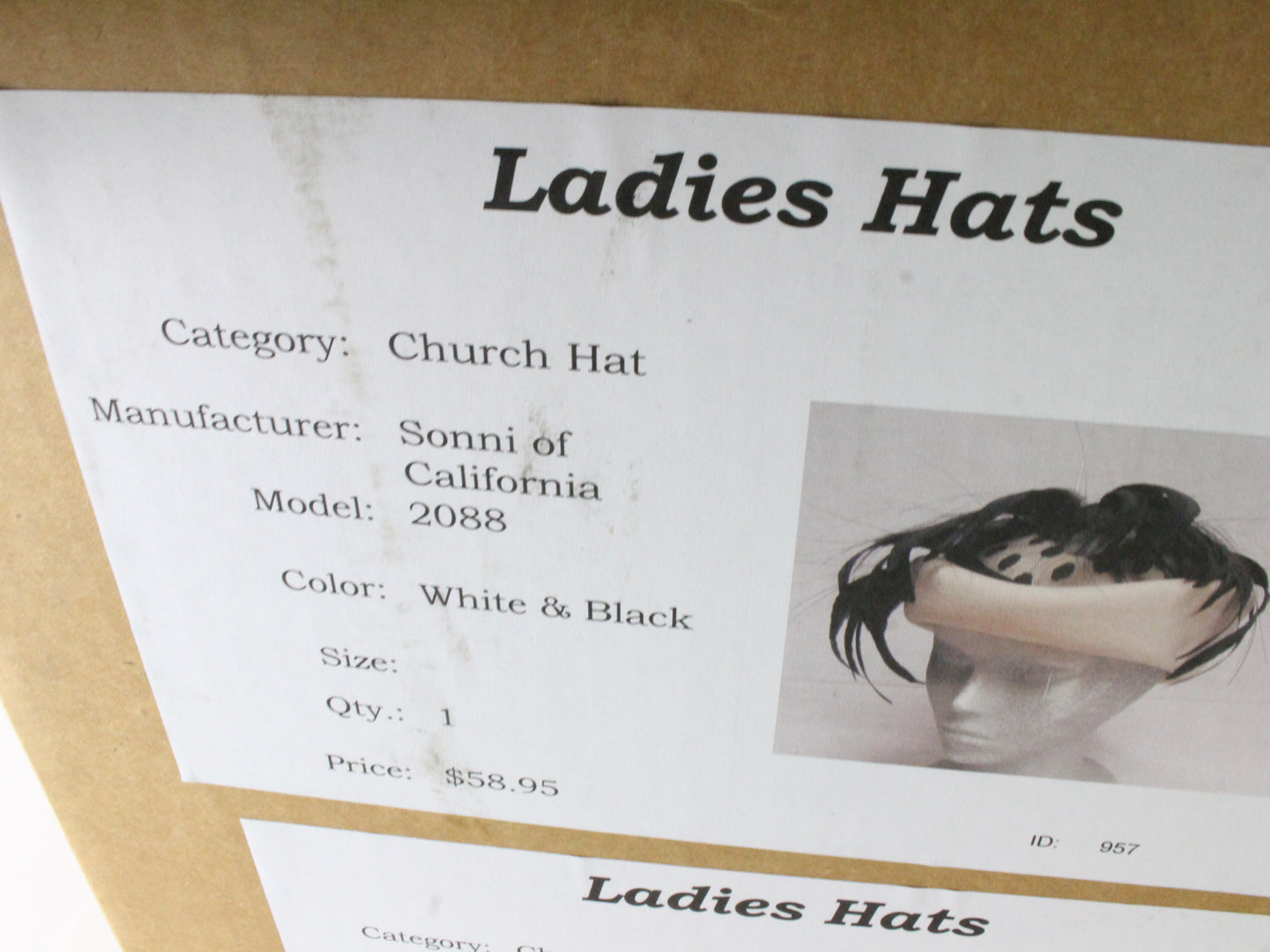 Sonni Of California Ladies White Boutique Hat W/ Black Feathers 7 1/8 57cm