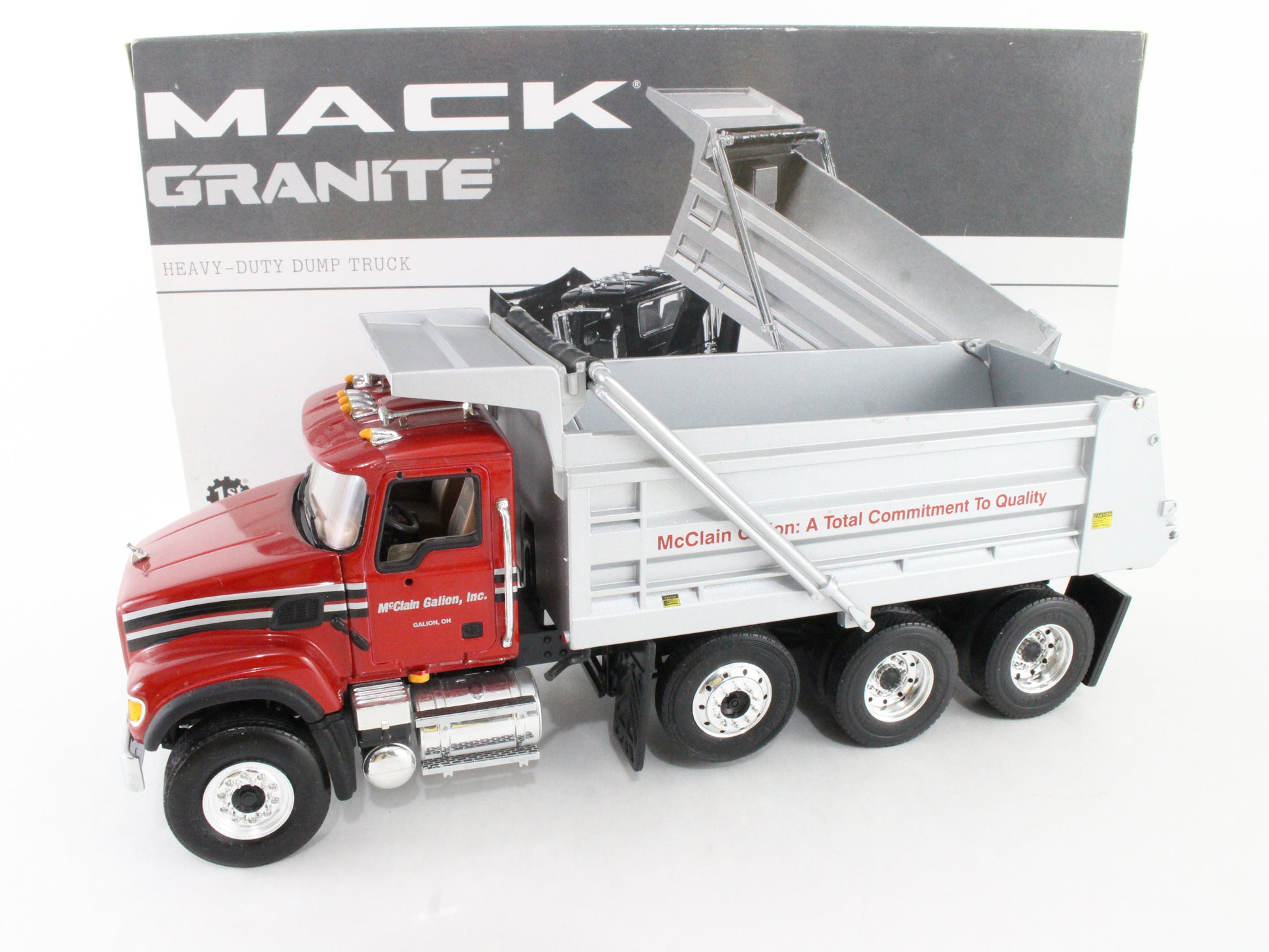 Mack Granite Heavy-duty Dump Truck Mcclain First Gear 1:34 Model 10-3005