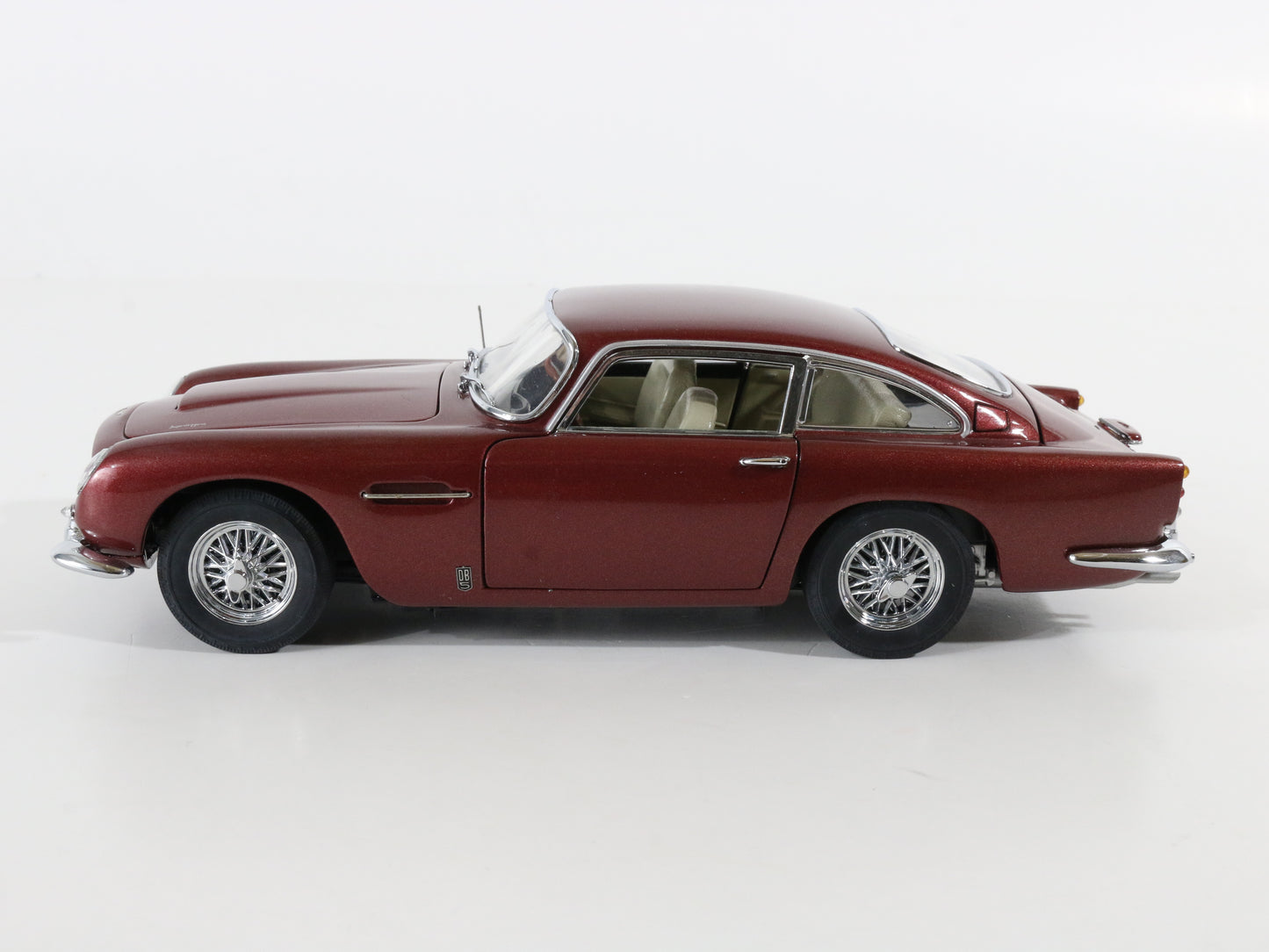 1964 Aston Martin Db5 Danbury Mint 1:24 Metal Car