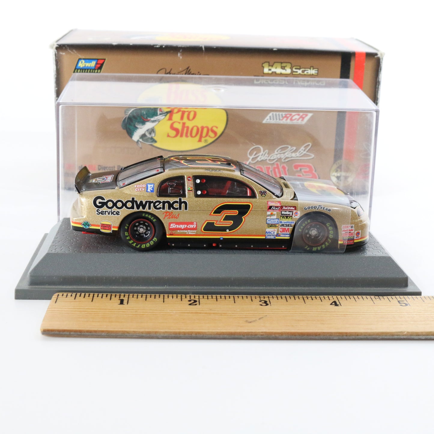 Dale Earnhardt #3 '98 Goodwrench Bass Pro Shops Monte Carlo Chevy Revell 1:43