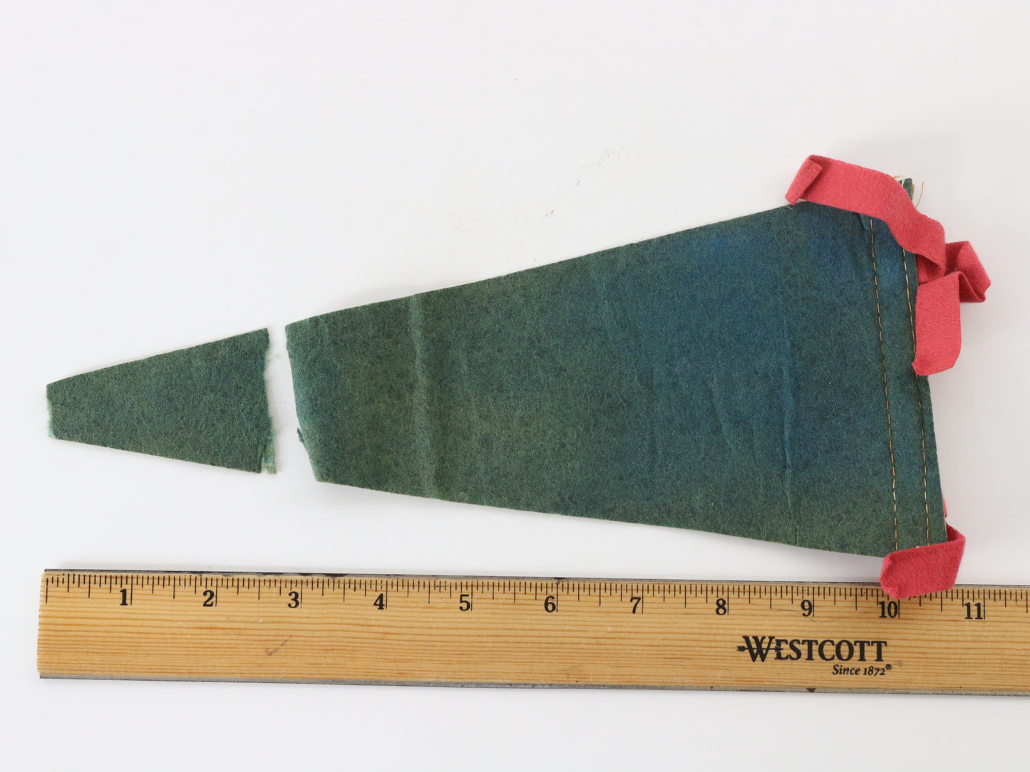 Seattle Space Needle USA Vintage Green Felt Fabric Flag Pennant 10.25��� DAMAGED