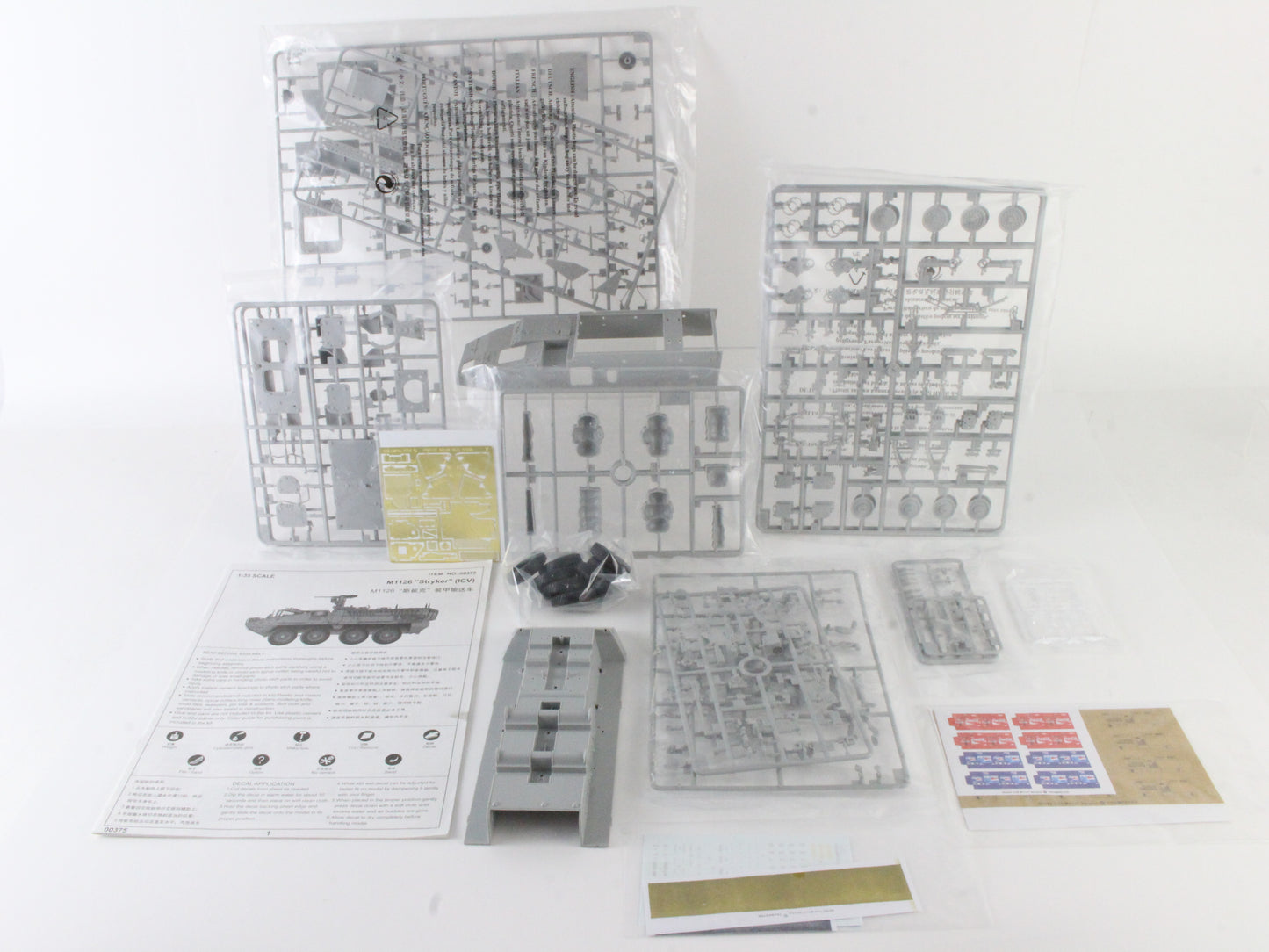 M1126 Stryker Infantry Carrier Vehicle Icv 1:35 Trumpeter Model Kit 00375