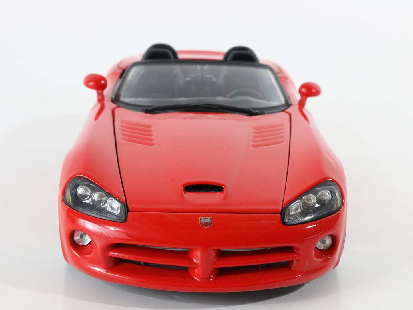 Dodge Viper SRT 10 Convertible Red Maisto 1:18 Metal Model Car