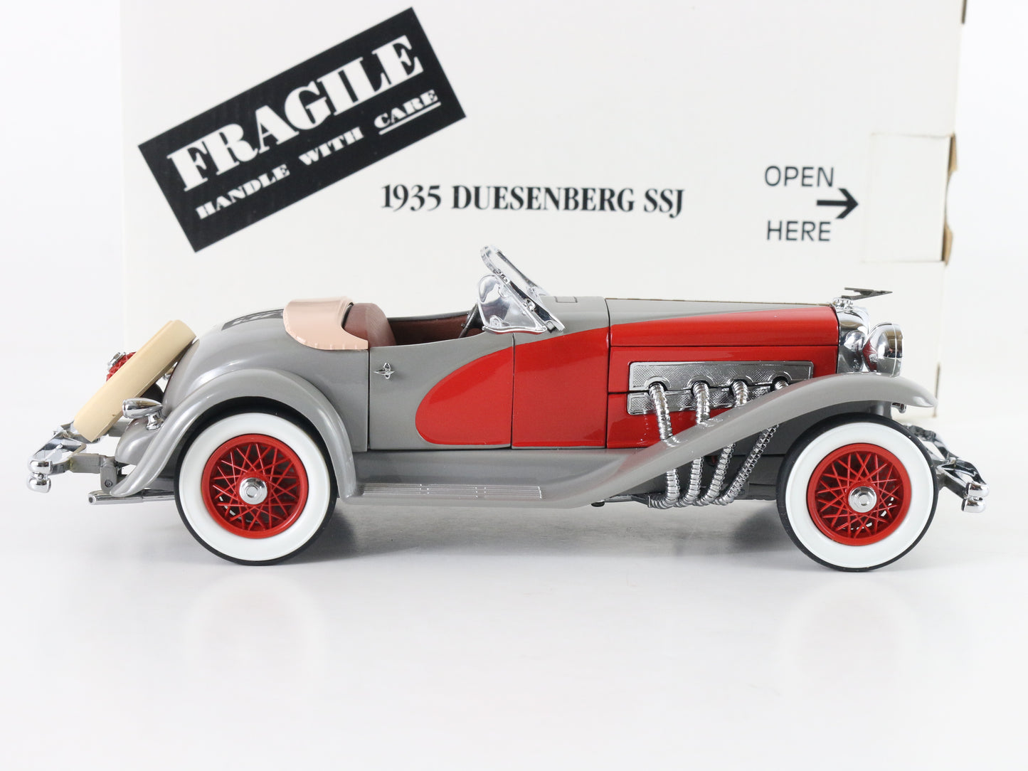 1935 Duesenberg SSJ Gray & Red Danbury Mint 1:24 Model Car