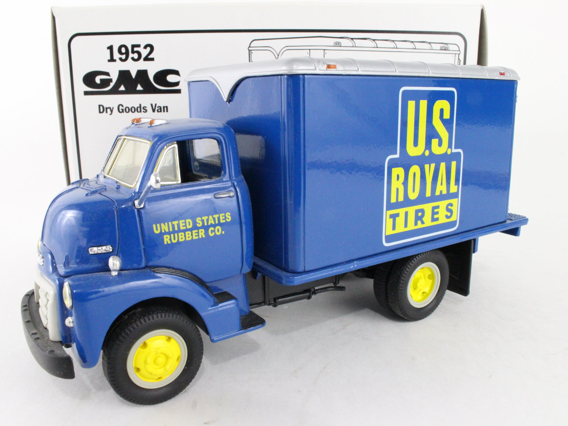 1952 GMC Dry Goods Van Us Royal Tires First Gear 1:34 Model 19-1504