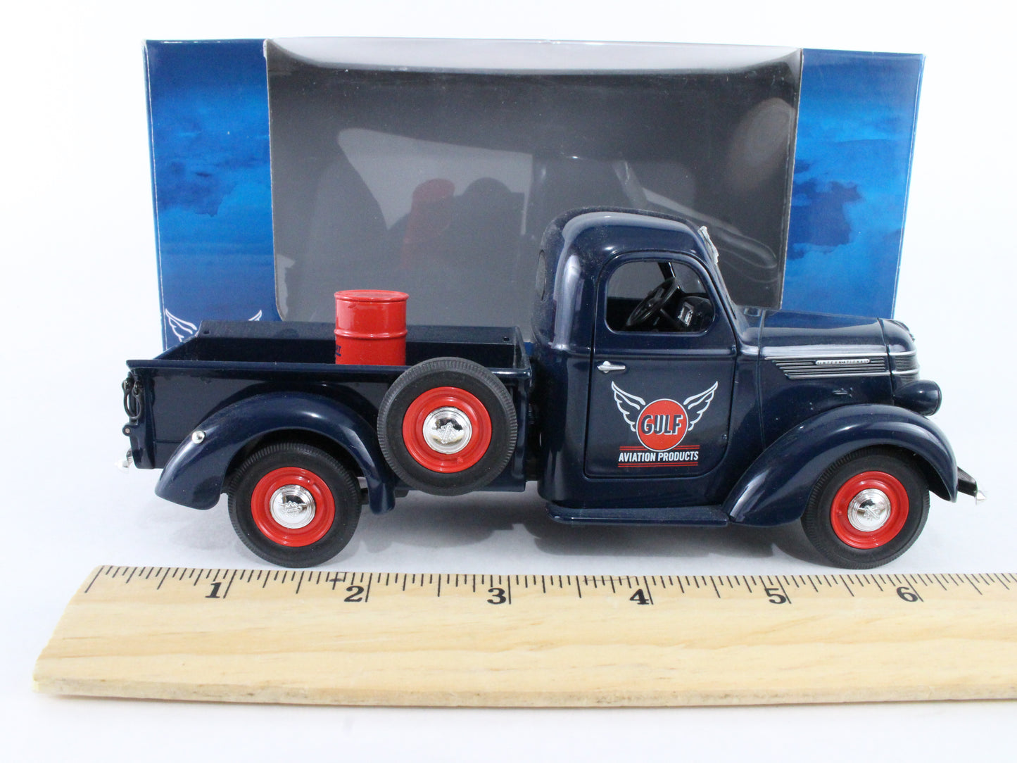 1938 International D-2 Pickup Truck Gulf Aviation First Gear 1:25 Scale 49-0312