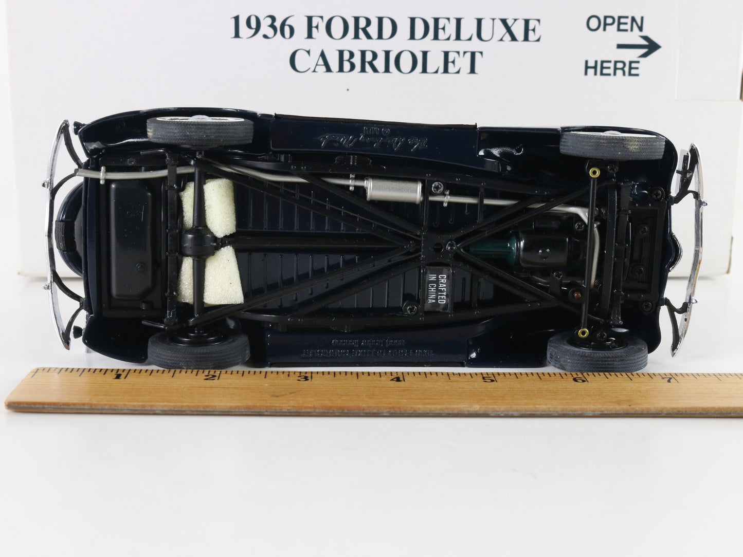 1936 Ford Deluxe Cabriolet Convertible Blue Danbury Mint 1:24 Model Car